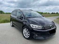 Schwarz Gebraucht 2017 VW Touran Highline Van / Kleinbus | 21.800 € (Fairer Preis)
