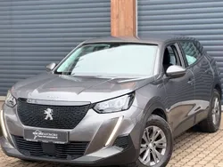 Grau Gebraucht 2021 Peugeot 2008 SUV | 12.999 € (Guter Preis)