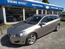 Seashell / metallic Gebraucht 2011 Volvo V60 Momentum Kombi | 12.890 € (Teuer)