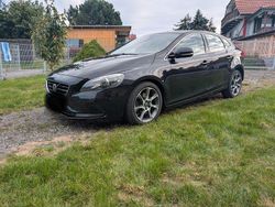 Schwarz Gebraucht 2014 Volvo V40 Ocean Race Kombi | 10.900 € (Fairer Preis)