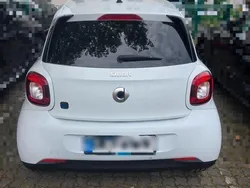 Weiß Gebraucht 2021 Smart ForFour Electric Drive Kleinwagen | 9.000 € (Fairer Preis)