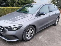 Grau Gebraucht 2020 Mercedes B200 Progressive Van / Kleinbus | 27.990 € (Etwas zu teuer)