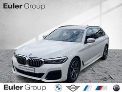 Weiss Gebraucht 2022 BMW 520 Performance Kombi | 34.349 € (Fairer Preis)