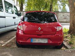 Rot Gebraucht 2009 Renault Clio III Kleinwagen | 2.800 € (Teuer)