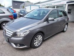 Mountaingrau met. Gebraucht 2014 Mercedes B200 Van / Kleinbus | 14.200 € (Etwas zu teuer)