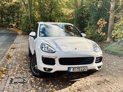 Weiß Gebraucht 2016 Porsche Cayenne Platinum Edition SUV | 40.799 € (Teuer)