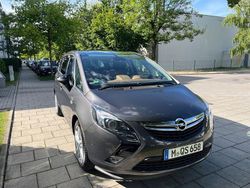 Grau Gebraucht 2011 Opel Zafira Tourer Van / Kleinbus | 12.999 € (Teuer)
