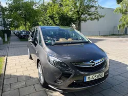 Grau Gebraucht 2011 Opel Zafira Tourer Van / Kleinbus | 12.999 € (Teuer)