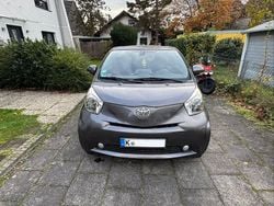 Grau Gebraucht 2009 Toyota iQ Kleinwagen | 3.200 € (Guter Preis)
