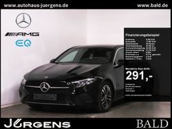 Night black Gebraucht 2024 Mercedes A200 Progressive Limousine | 30.880 € (Etwas zu teuer)