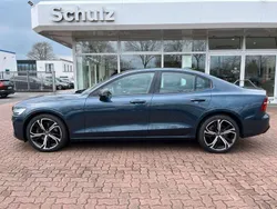 Blau Gebraucht 2024 Volvo S60 Plus Limousine | 34.850 € (Guter Preis)