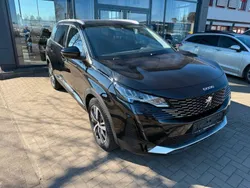 Schwarz Gebraucht 2023 Peugeot 5008 Allure Van / Kleinbus | 33.950 € (Fairer Preis)