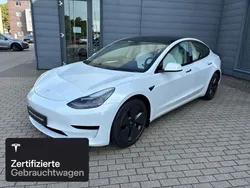 Weiß Gebraucht 2021 Tesla Model 3 Limousine | 27.700 € (Fairer Preis)