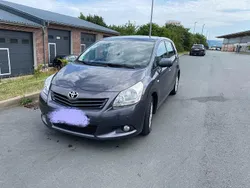 Grau Gebraucht 2012 Toyota Verso Van / Kleinbus | 6.900 € (Fairer Preis)