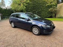 Blau Gebraucht 2016 VW Golf VII Highline Kombi | 12.999 € (Fairer Preis)