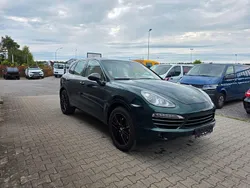 Grün Gebraucht 2012 Porsche Cayenne SUV | 21.200 € (Fairer Preis)