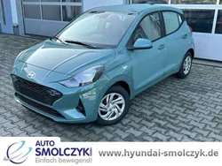Gruen Neu 2025 Hyundai i10 Select Kleinwagen | 15.990 € (Guter Preis)
