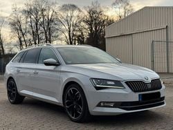 Weiß Gebraucht 2018 Skoda Superb Style Kombi | 19.600 € (Etwas zu teuer)