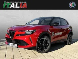 Rosso brera Gebraucht 2024 Alfa Romeo Junior Edizione Speciale Limousine | 42.950 € (Fairer Preis)