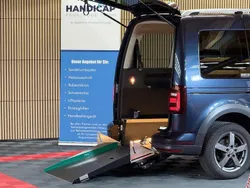 Blau Gebraucht 2017 VW Caddy Van / Kleinbus | 36.900 €