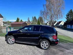 Schwarz Gebraucht 2009 Mercedes ML320 SUV | 12.500 € (Teuer)