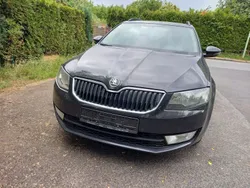 Schwarz Gebraucht 2013 Skoda Octavia Ambition Kombi | 5.300 € (Etwas zu teuer)