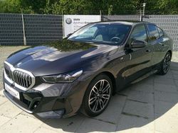 Grau Gebraucht 2025 BMW 520 M Sport Limousine | 51.790 € (Guter Preis)