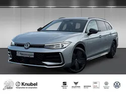 Oyster silver metallic Neu 2025 VW Passat R-line Kombi | 64.780 € (Teuer)
