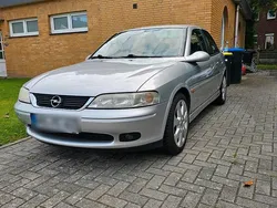 Silber Gebraucht 1999 Opel Vectra Limousine | 1.000 € (Guter Preis)
