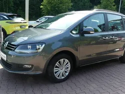Grau Gebraucht 2017 VW Sharan Van / Kleinbus | 20.990 € (Fairer Preis)