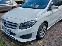 Weiß Gebraucht 2016 Mercedes B200 Van / Kleinbus | 8.500 € (Fairer Preis)