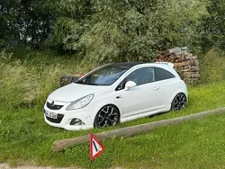 Weiß Gebraucht 2009 Opel Corsa OPC Limousine | 4.150 € (Guter Preis)