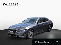 Mineralgrau Gebraucht 2022 BMW 318 Sport Line Limousine | 29.950 € (Guter Preis)