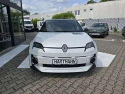 Weiß Neu 2025 Renault R5 Urban Kleinwagen | 31.790 € (Etwas zu teuer)
