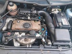 Blau Gebraucht 2003 Peugeot 206 Kleinwagen | 1.050 €