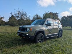 Grün Gebraucht 2016 Jeep Renegade Trailhawk SUV | 18.000 €