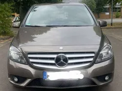 Braun Gebraucht 2012 Mercedes B180 Van / Kleinbus | 6.498 € (Superpreis)
