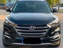 Schwarz Gebraucht 2016 Hyundai Tucson Style SUV | 12.900 € (Guter Preis)