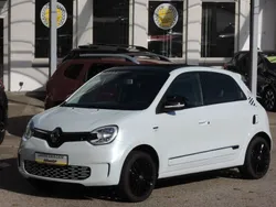 Weiß Gebraucht 2023 Renault Twingo Urban Night Kleinwagen | 15.990 € (Etwas zu teuer)
