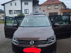 Beige Gebraucht 2011 VW Touran Van / Kleinbus | 5.999 € (Etwas zu teuer)