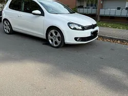 Weiß Gebraucht 2009 VW Golf VI Highline Kleinwagen | 6.500 €