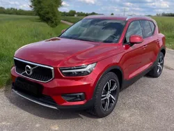 Rot Gebraucht 2019 Volvo XC40 Momentum SUV | 29.999 € (Guter Preis)