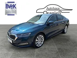 Lavablau metallic (metallic) Gebraucht 2020 Skoda Octavia First Edition Limousine | 18.990 € (Superpreis)