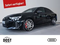Mythosschwarz metallic Neu 2024 Audi RS3 Sport Kleinwagen | 76.990 €