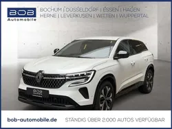 Perlmuttweiß metall Gebraucht 2024 Renault Austral Techno SUV | 30.888 € (Fairer Preis)