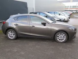 Grau obsidiangrau metallic metallic Gebraucht 2015 Mazda 3 Center-Line Limousine | 12.100 € (Fairer Preis)