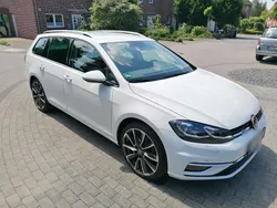 Weiß Gebraucht 2018 VW Golf VII Highline Kombi | 15.399 € (Guter Preis)