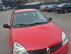 Rot Gebraucht 2010 Renault Clio II Limousine | 2.380 €