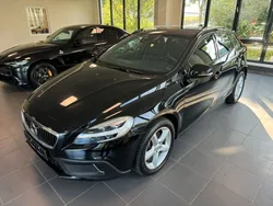 Schwarz Gebraucht 2020 Volvo V40 CC Plus Kombi | 21.990 € (Fairer Preis)