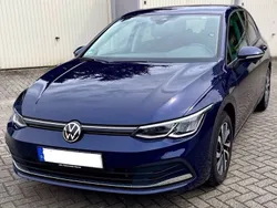 Blau Gebraucht 2021 VW Golf VIII Active Limousine | 20.400 € (Guter Preis)